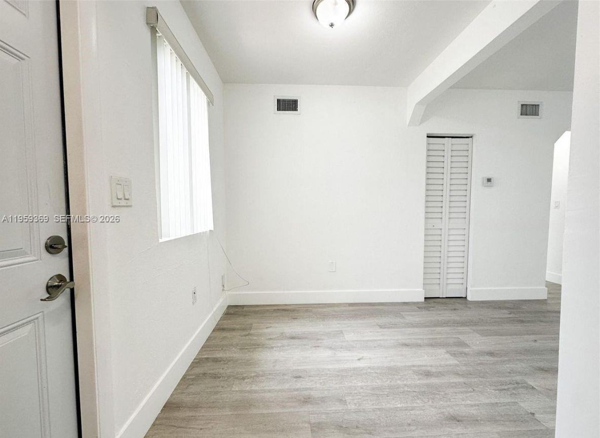 1894 Nw 53rd St #B - Photo 3 of 8