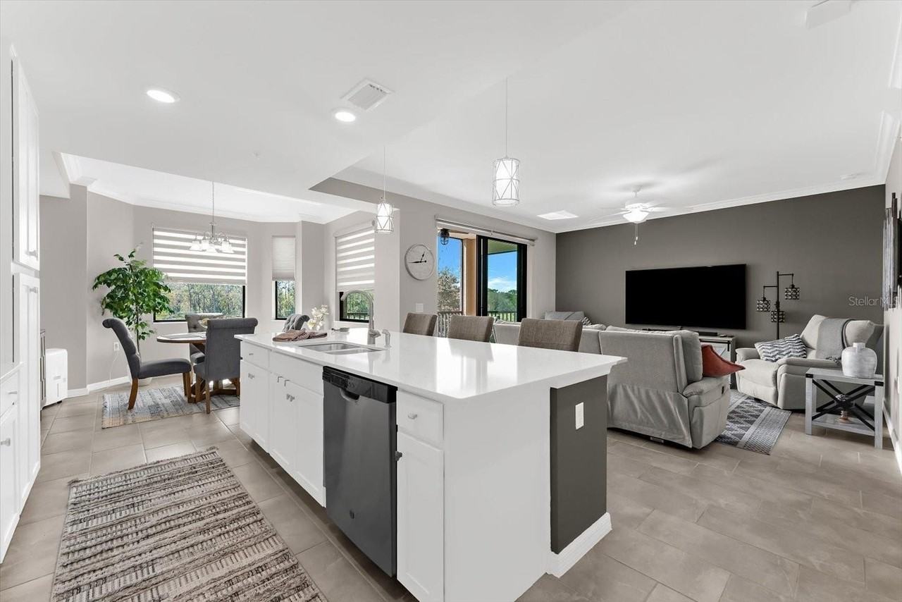 17626 Gawthrop Dr #207 - Photo 5 of 44