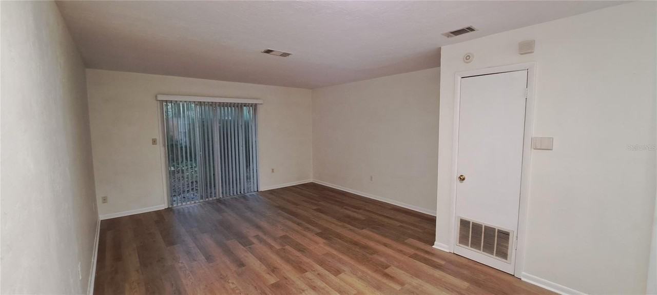 3925 Sw 26th Ter #B - Photo 2 of 21