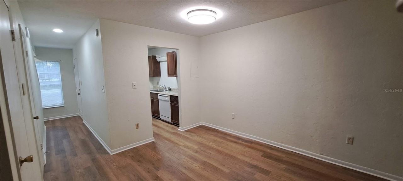 3925 Sw 26th Ter #B - Photo 3 of 21