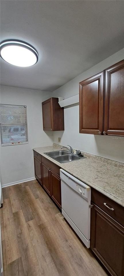 3925 Sw 26th Ter #B - Photo 5 of 21