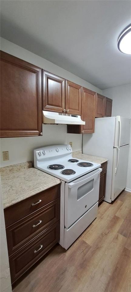 3925 Sw 26th Ter #B - Photo 6 of 21
