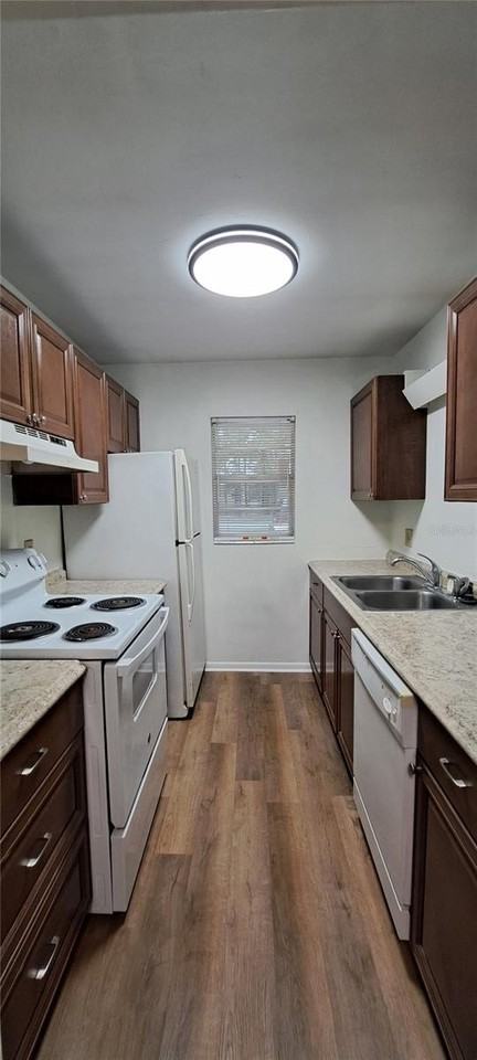 3925 Sw 26th Ter #B - Photo 7 of 21