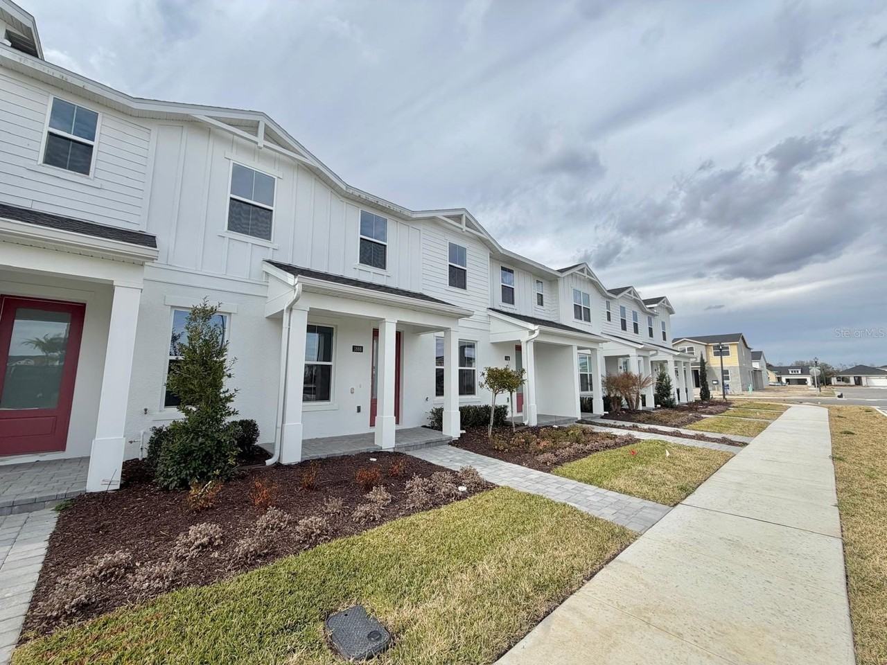 1866 Falconhurst Ln - Photo 2 of 32