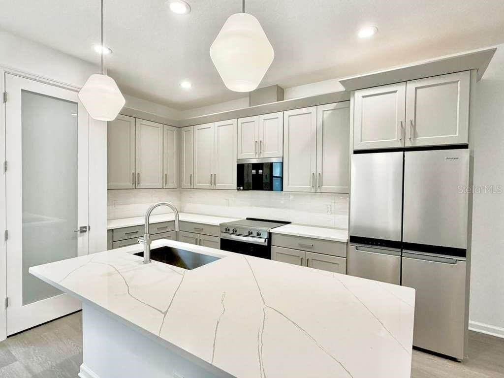 1866 Falconhurst Ln - Photo 6 of 32