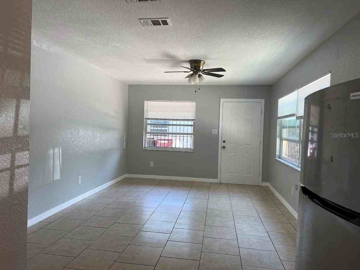 817 Bentley St #A - Photo 7 of 9