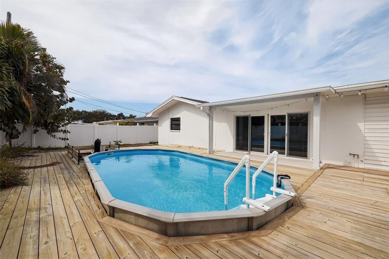 13940 Antigua Dr - Photo 5 of 36