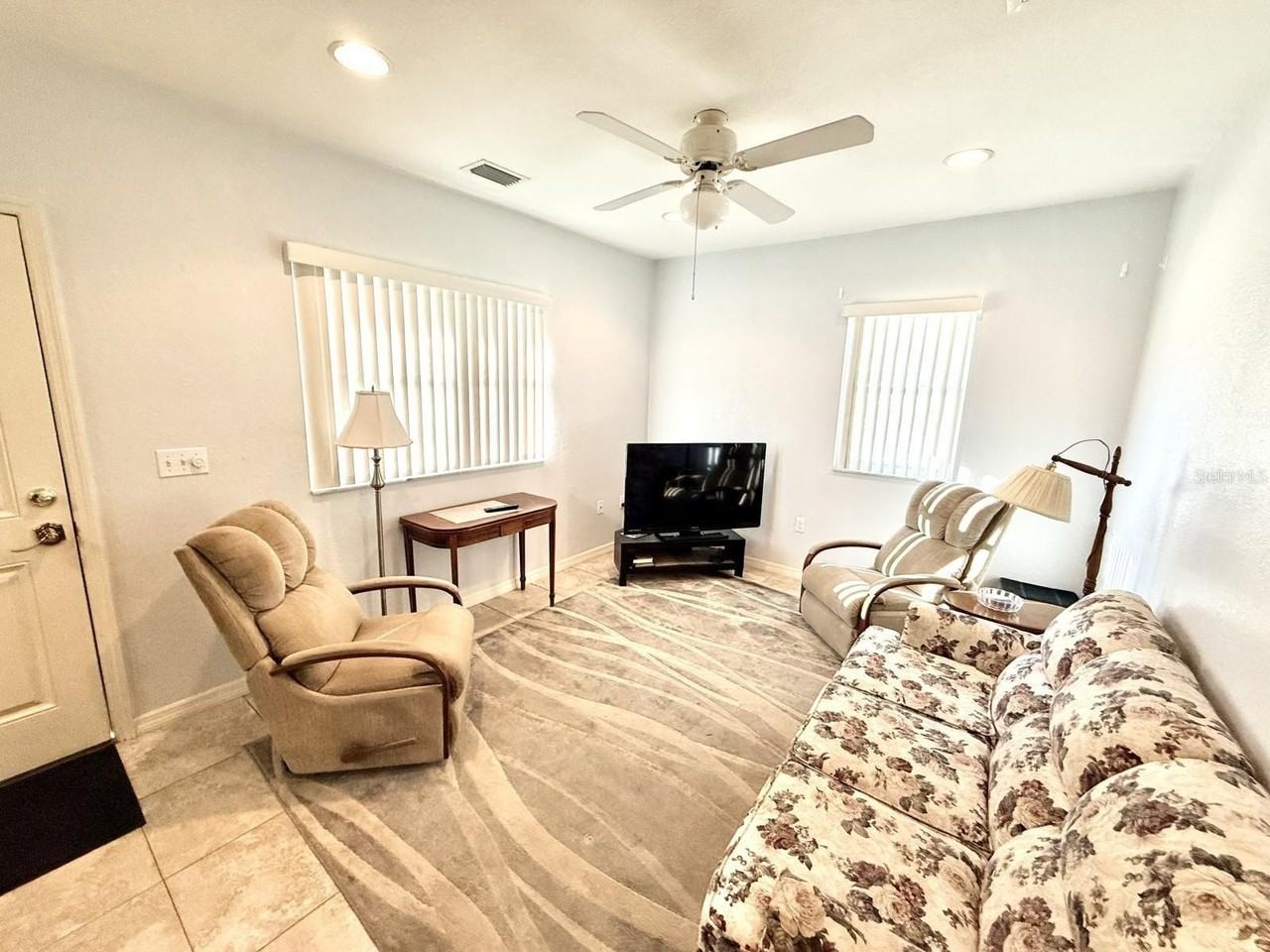 1528 1/2 41st Ave N - Photo 4 of 17