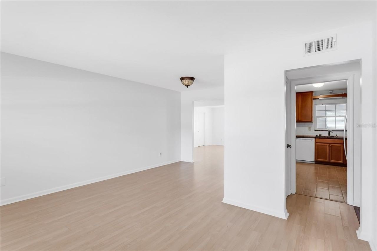 3414 W Carrington St - Photo 4 of 34