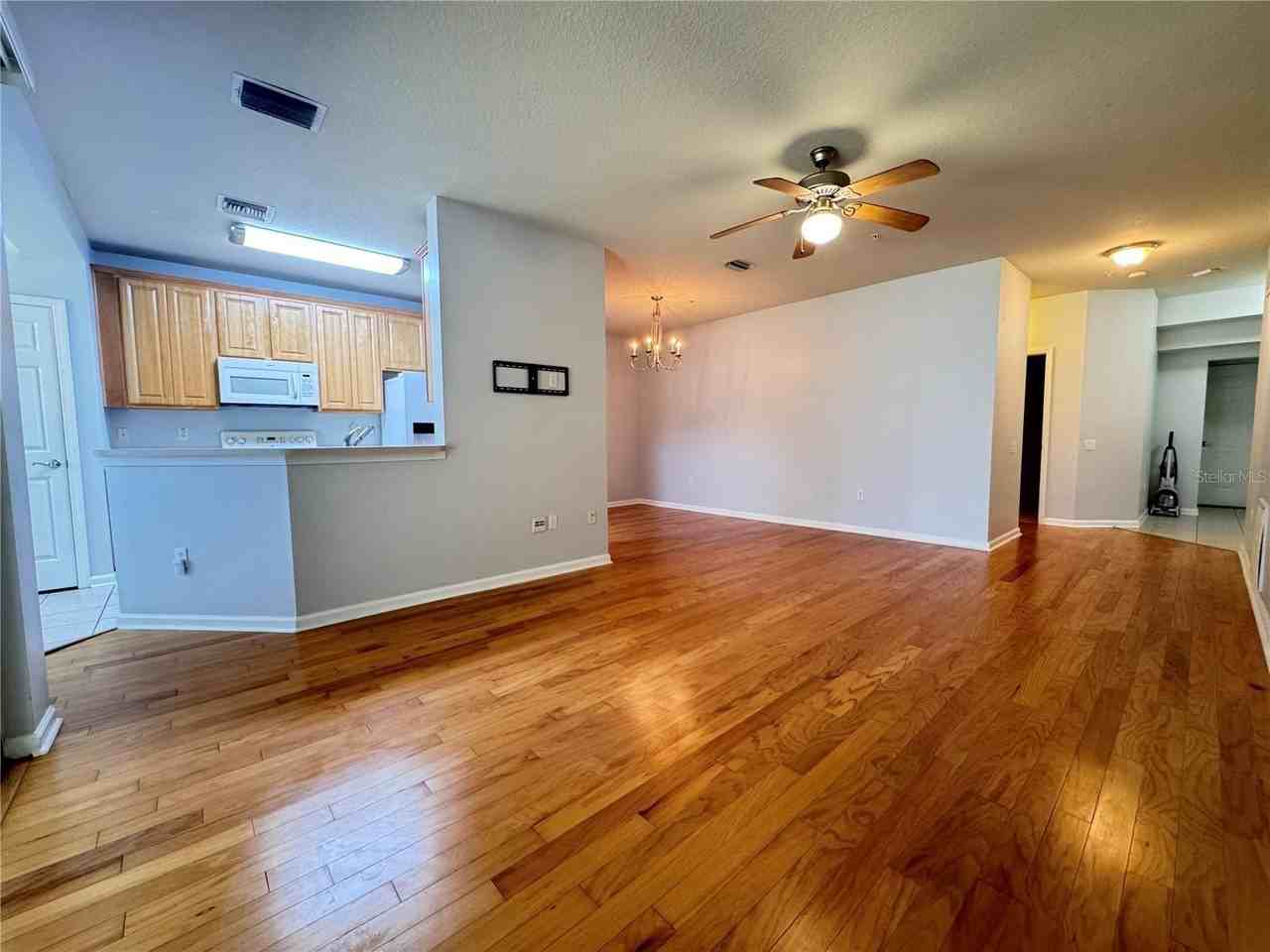 2257 Kings Palace Dr - Photo 5 of 33