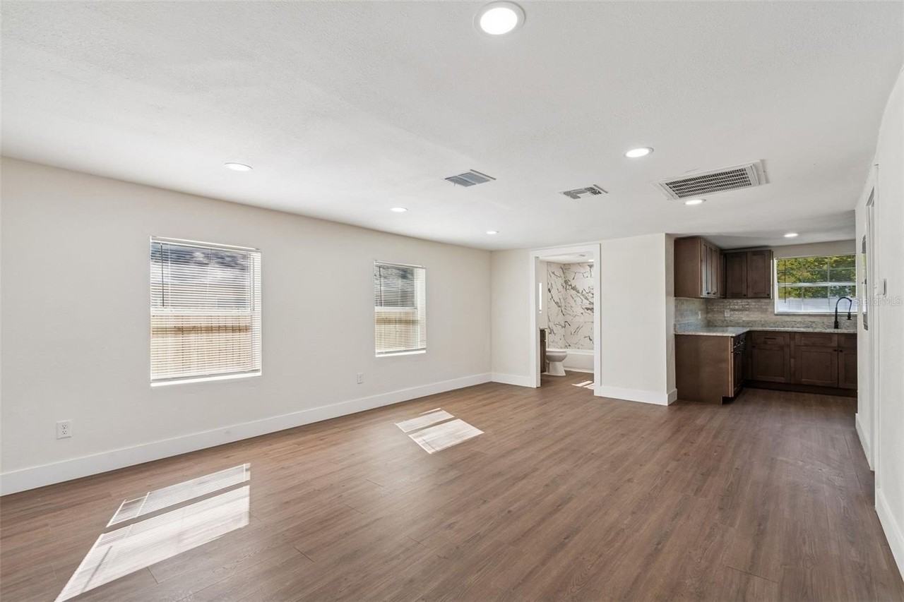 9412 N Brooks St - Photo 6 of 26