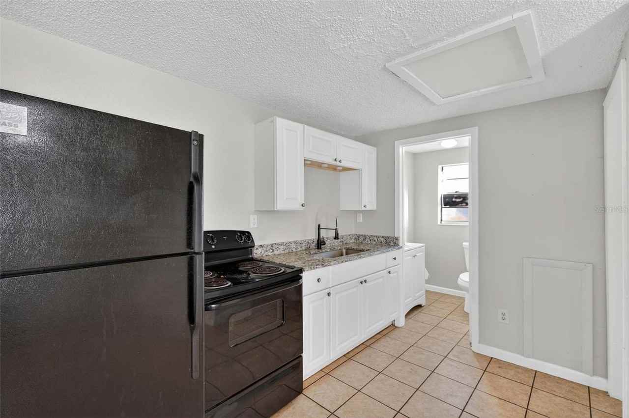 6401 31st St N #4 - Photo 7 of 38