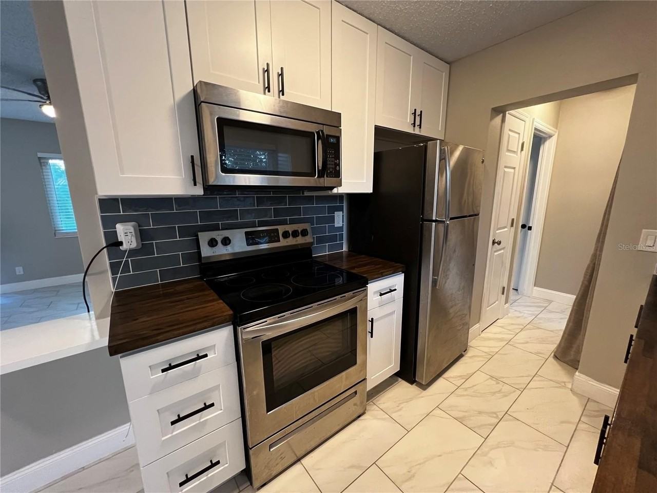 2893 Webley Dr - Photo 6 of 14