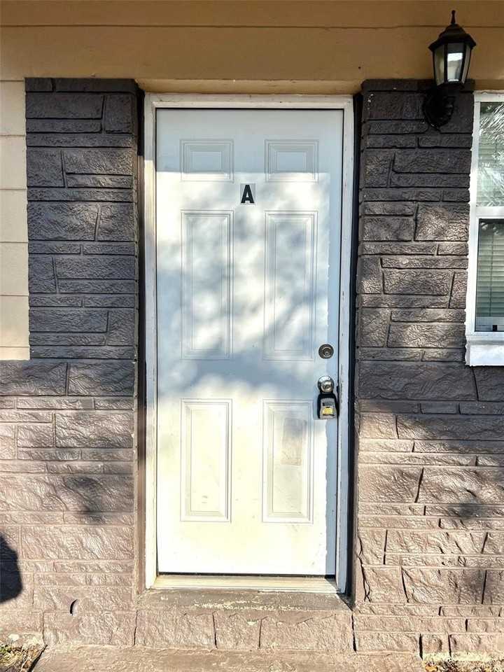 9601 N 10th St #A - Photo 3 of 12