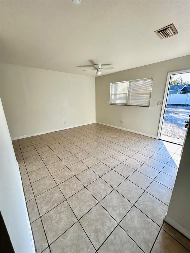 9601 N 10th St #A - Photo 5 of 12