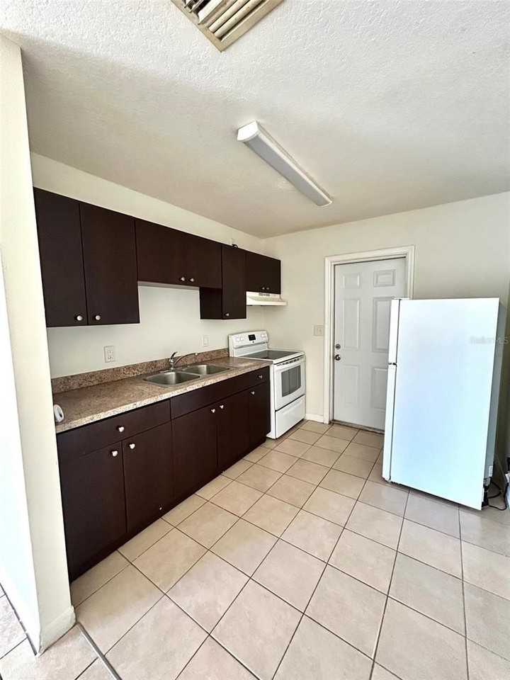 9601 N 10th St #A - Photo 6 of 12