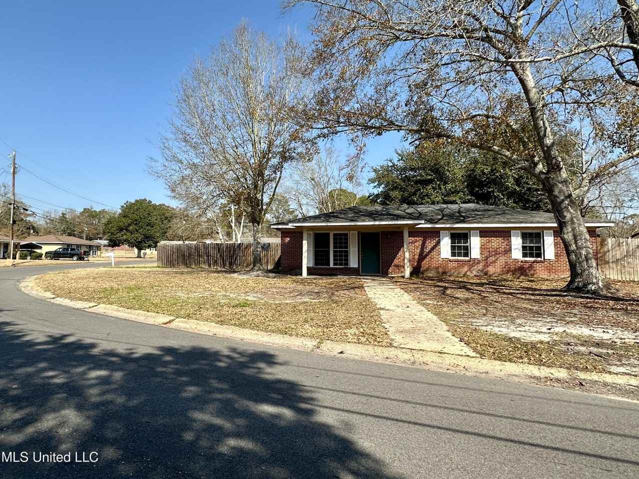 15508 Hartford Dr - Photo 2 of 22