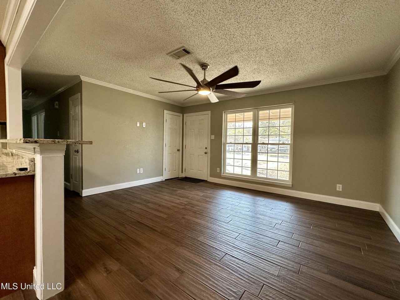 15508 Hartford Dr - Photo 5 of 22