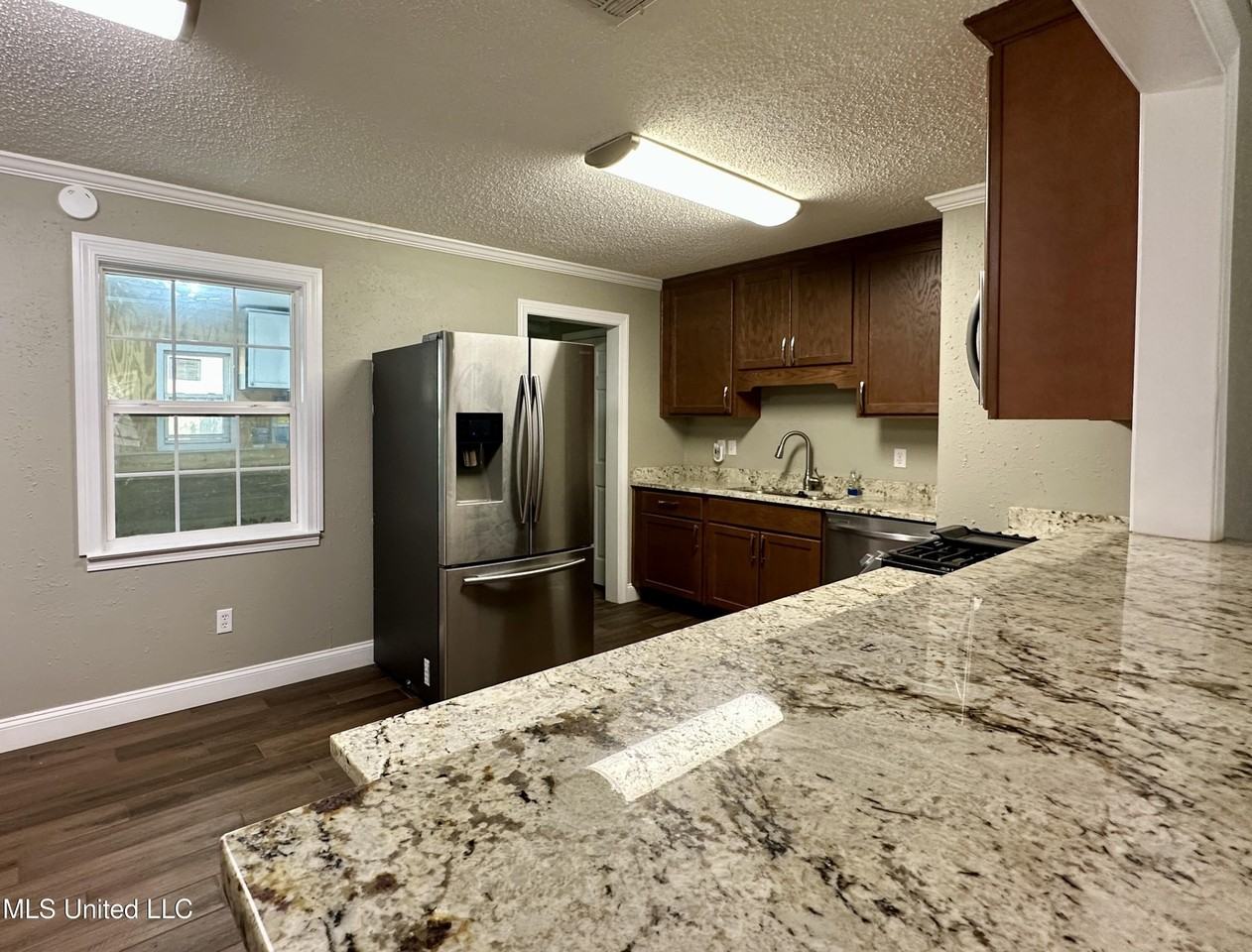 15508 Hartford Dr - Photo 6 of 22