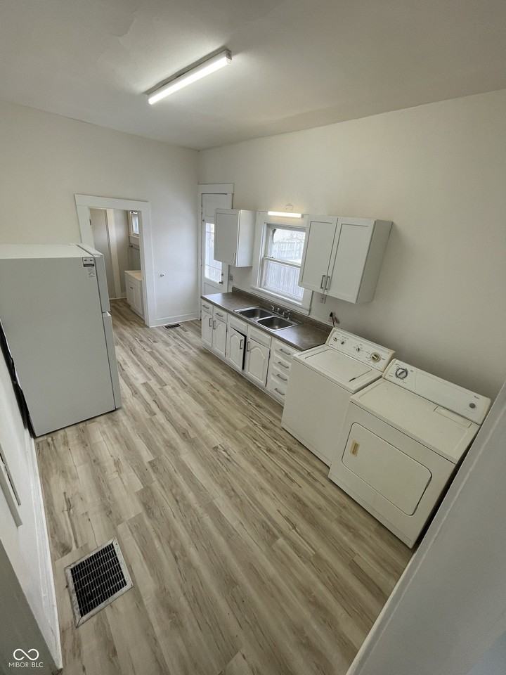 610 S Gallatin St #A - Photo 6 of 14