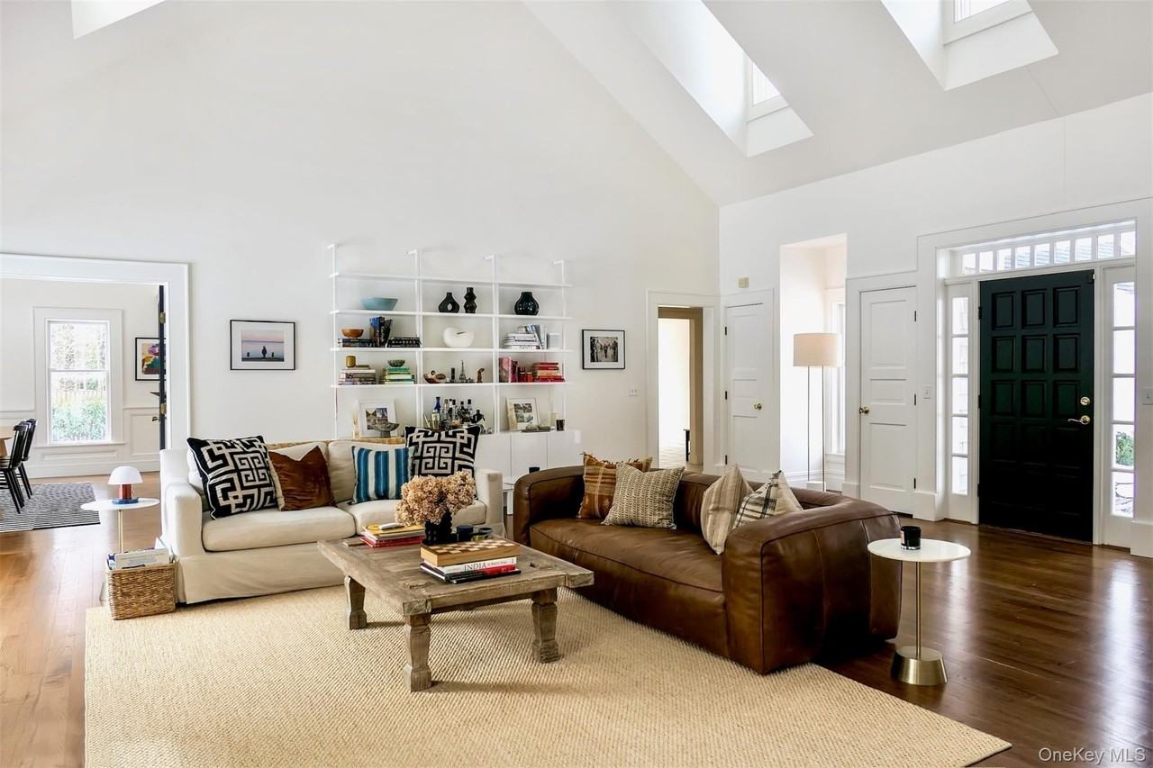 70 S Country Rd - Photo 7 of 35