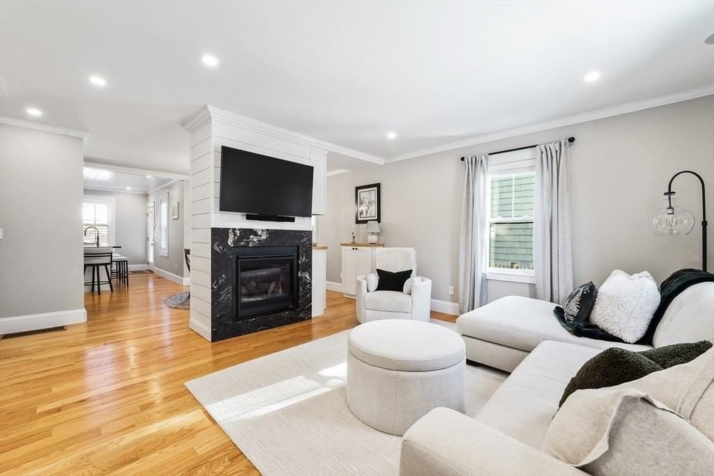 814 Main St Unit 814 #814 - Photo 2 of 42