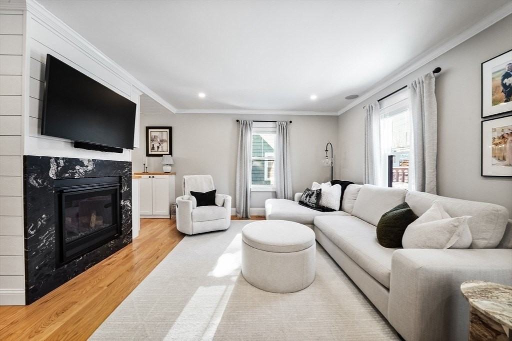 814 Main St Unit 814 #814 - Photo 7 of 42