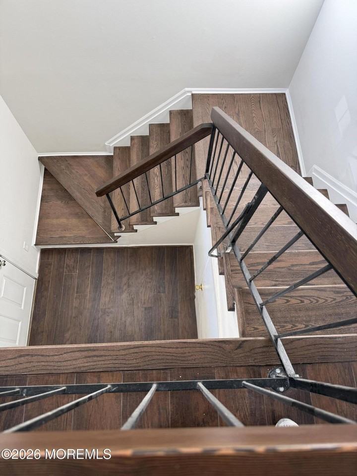 166 Tulip Ln - Photo 3 of 24