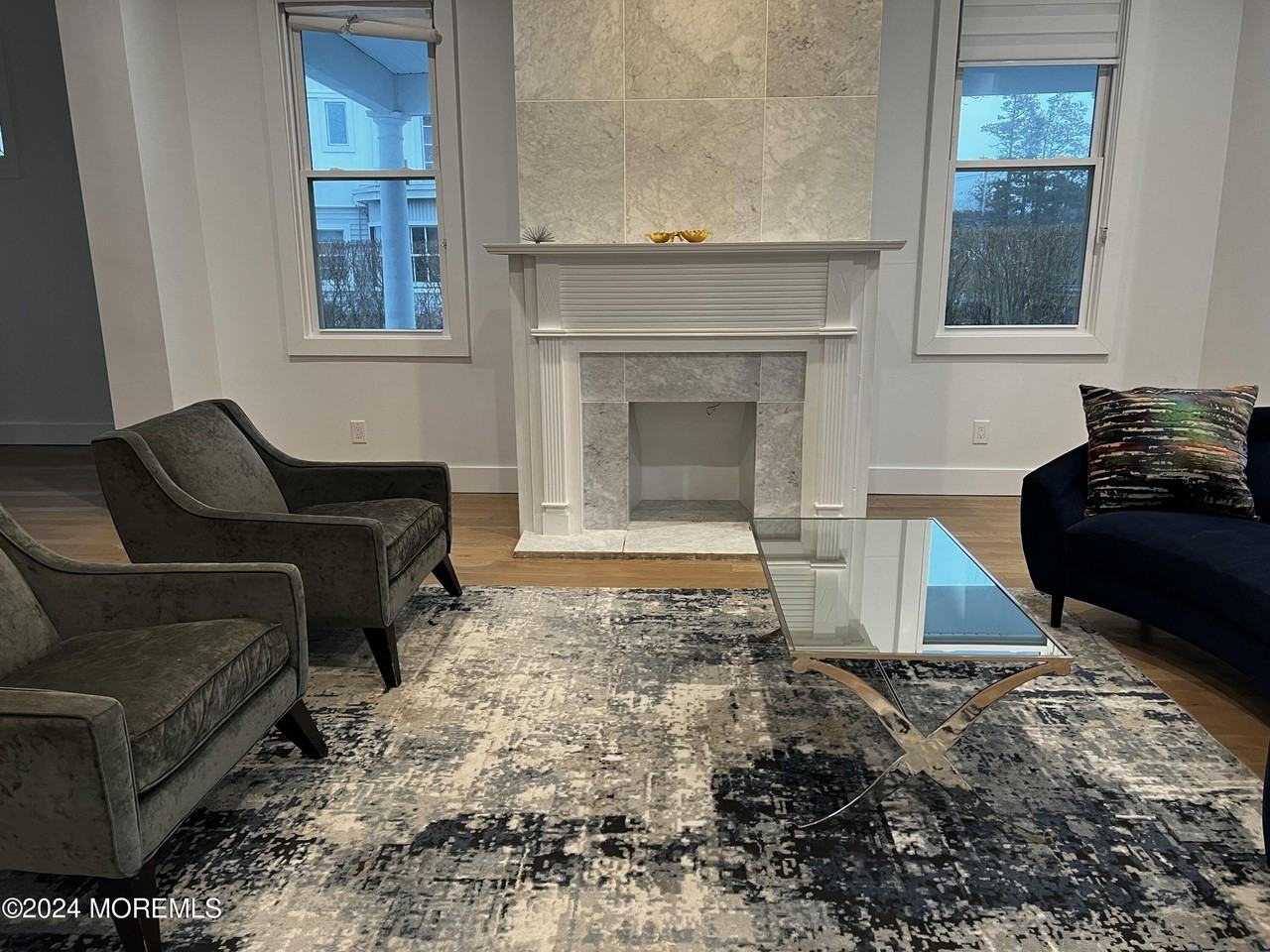 255 Hollywood Ave - Photo 3 of 24