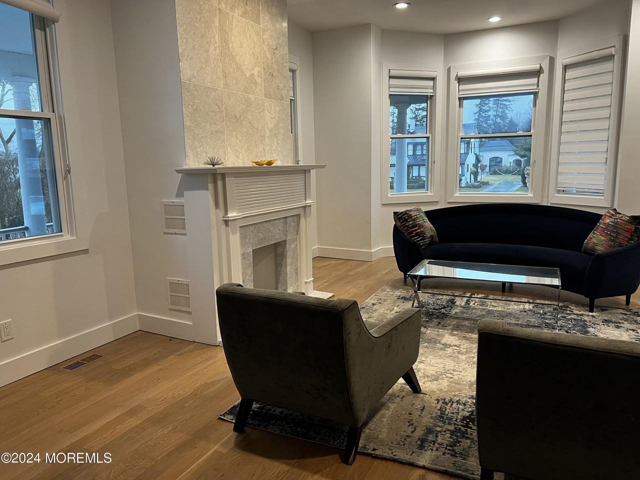 255 Hollywood Ave - Photo 4 of 24