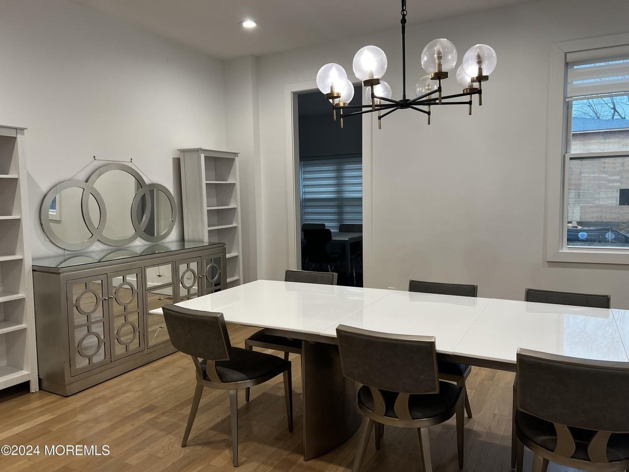 255 Hollywood Ave - Photo 6 of 24