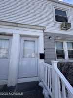 featured image of 30 Howland Ave