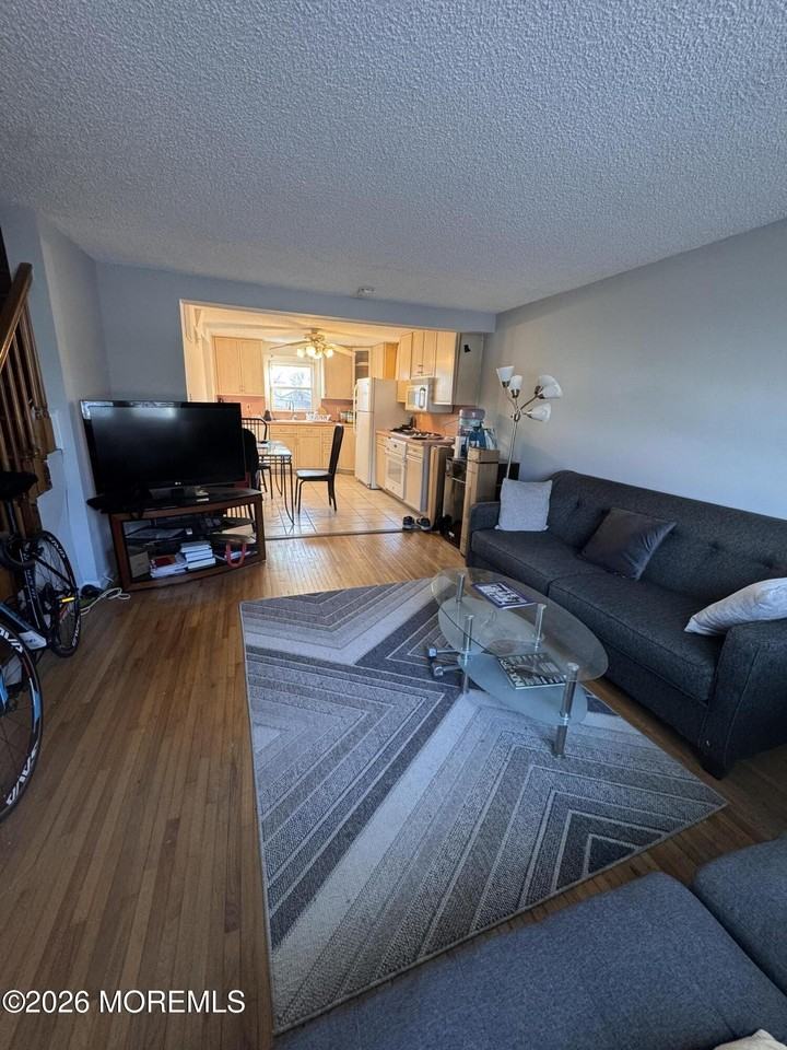 30 Howland Ave - Photo 2 of 9