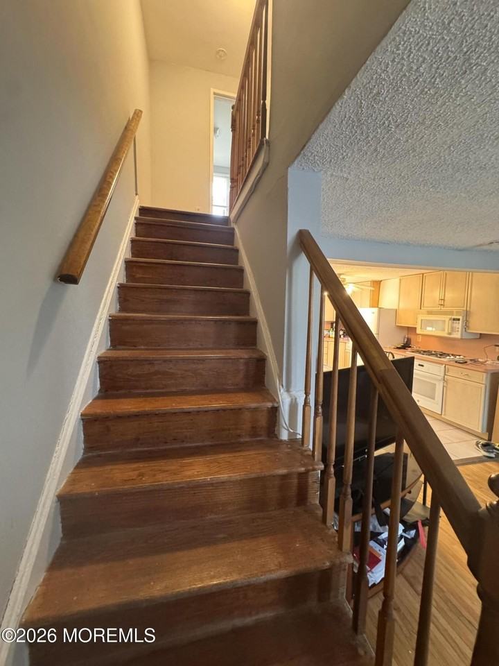 30 Howland Ave - Photo 4 of 9