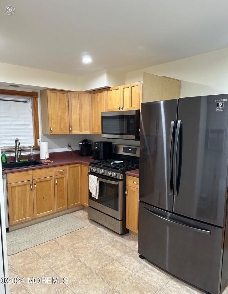 240 Oakhurst Rd - Photo 4 of 9