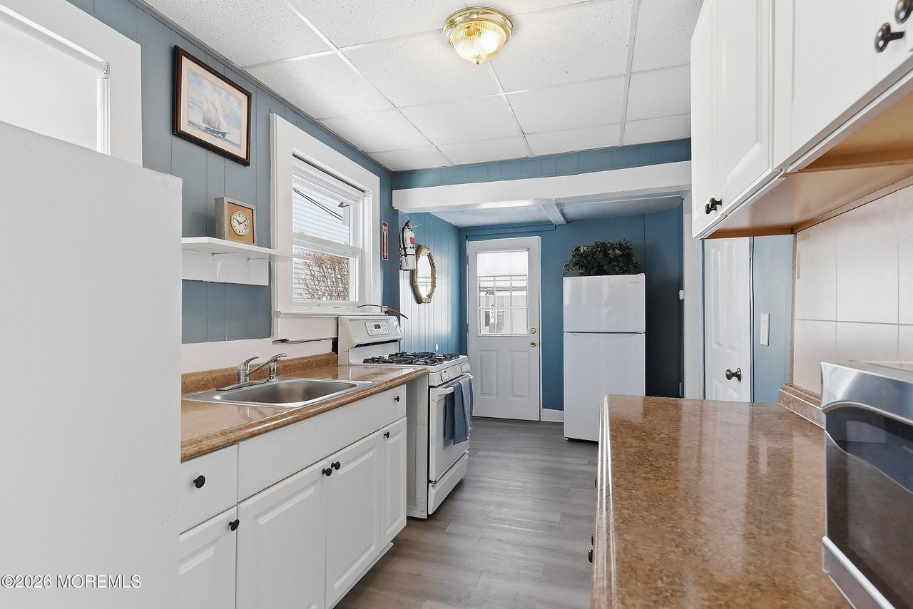 206 16th Ave - Photo 5 of 13