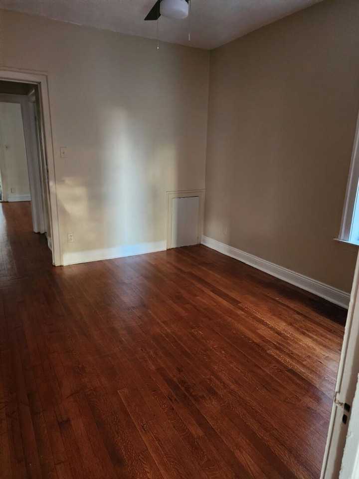 8841 S Blackstone Ave Unit 2 #2 - Photo 6 of 6