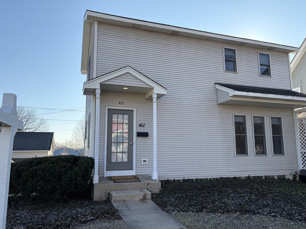 411 Richards St - Photo 2 of 21