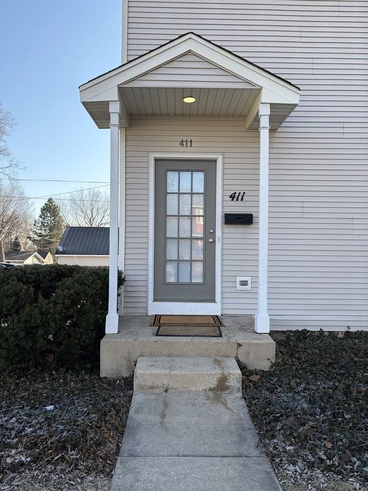 411 Richards St - Photo 4 of 21