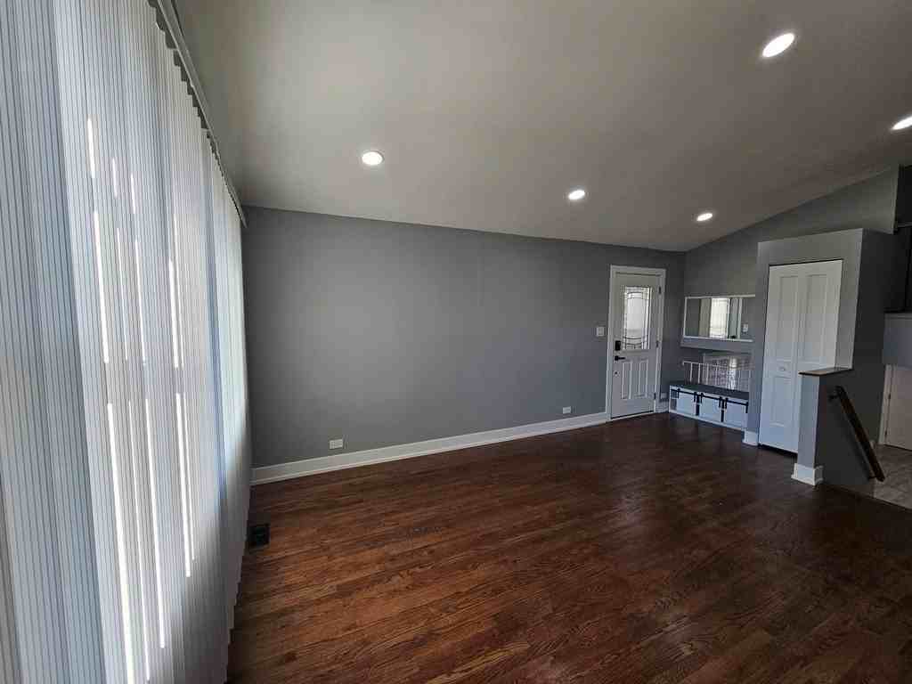 1535 E Jane Ave - Photo 3 of 34