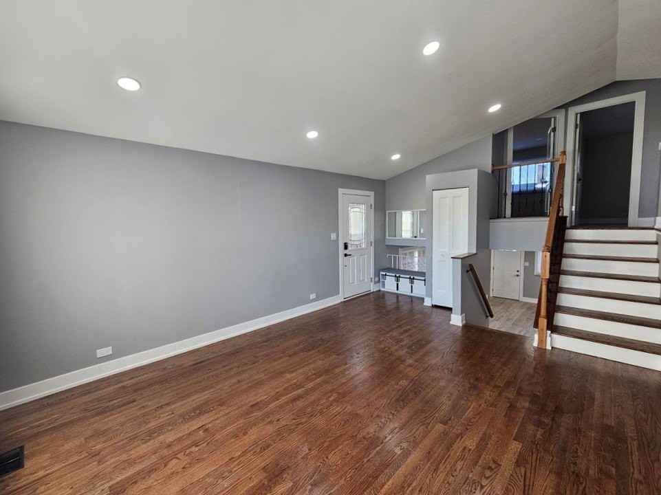 1535 E Jane Ave - Photo 4 of 34