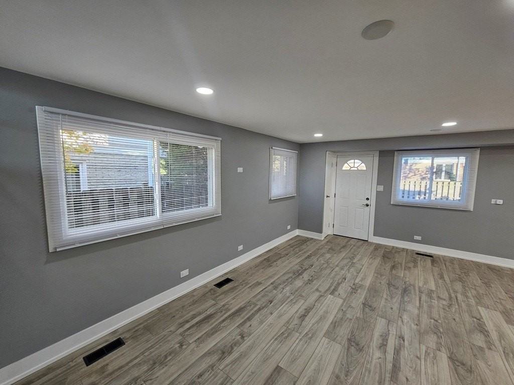 1535 E Jane Ave - Photo 6 of 34