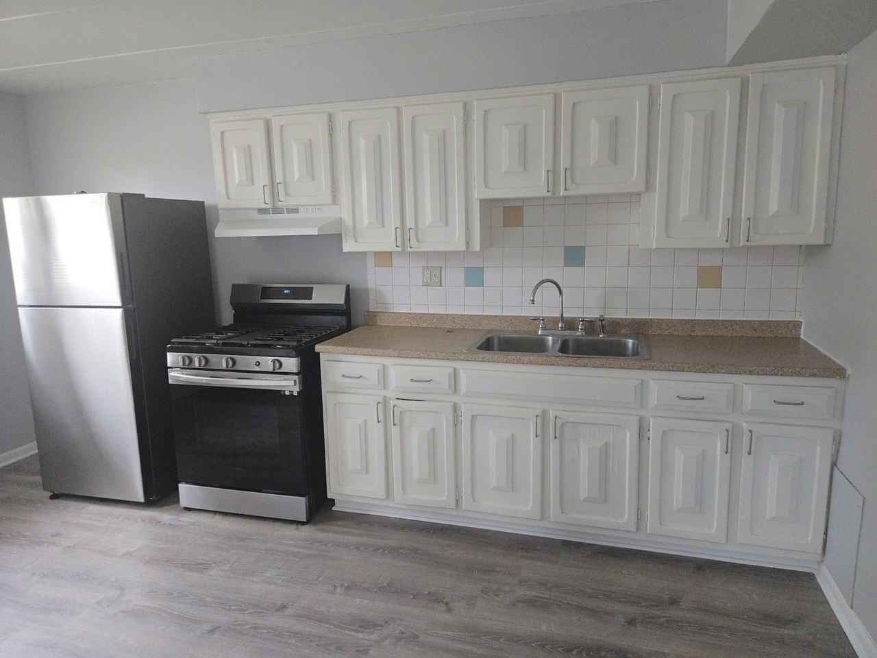 446 N Ardmore Ave Apt Gb #GB - Photo 4 of 9