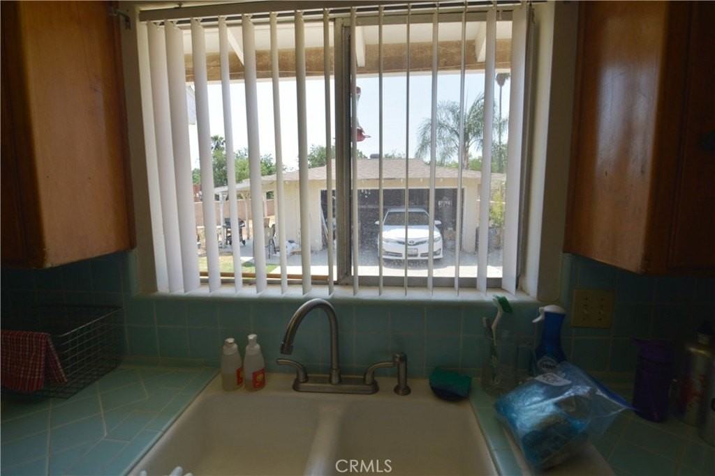 1271 Euclid Ave - Photo 5 of 24