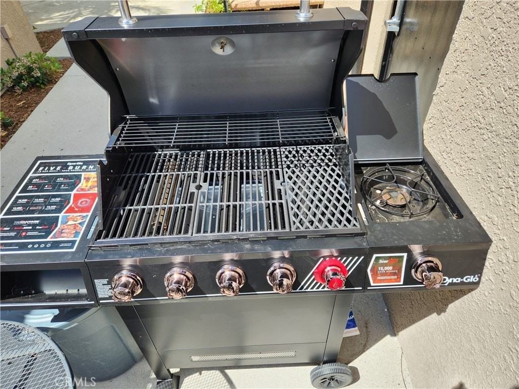 984 El Camino Dr #E - Photo 6 of 7