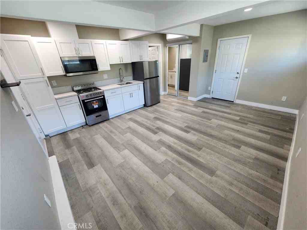 984 El Camino Dr #E - Photo 7 of 7