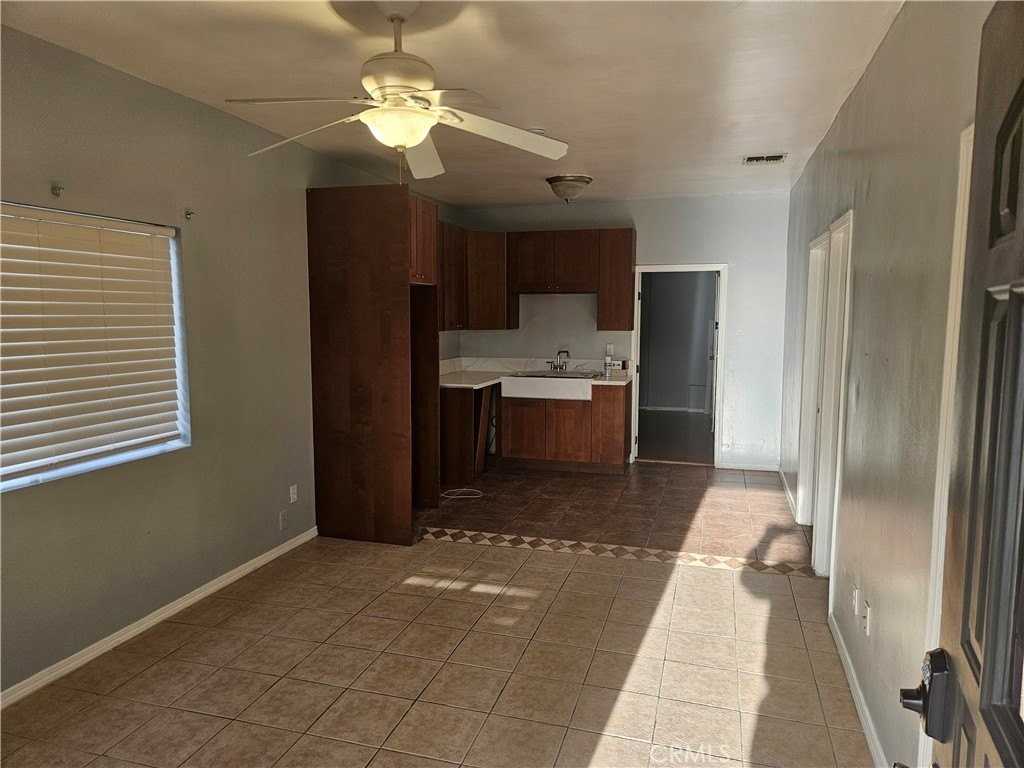 964 Cypress Ave - Photo 3 of 14