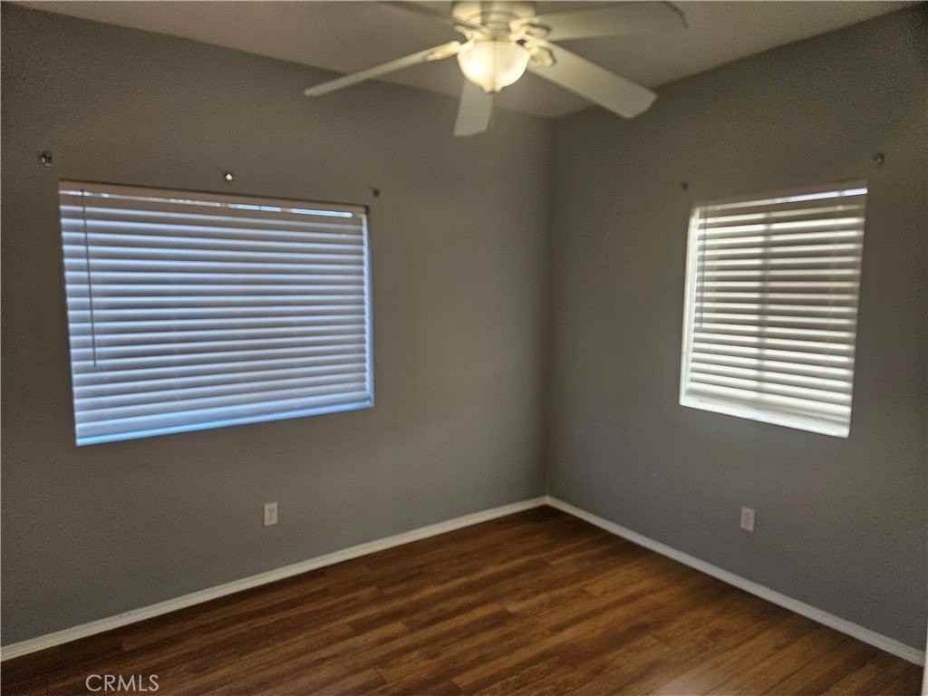 964 Cypress Ave - Photo 4 of 14