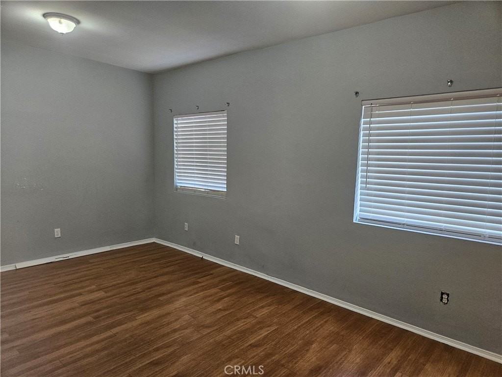 964 Cypress Ave - Photo 7 of 14