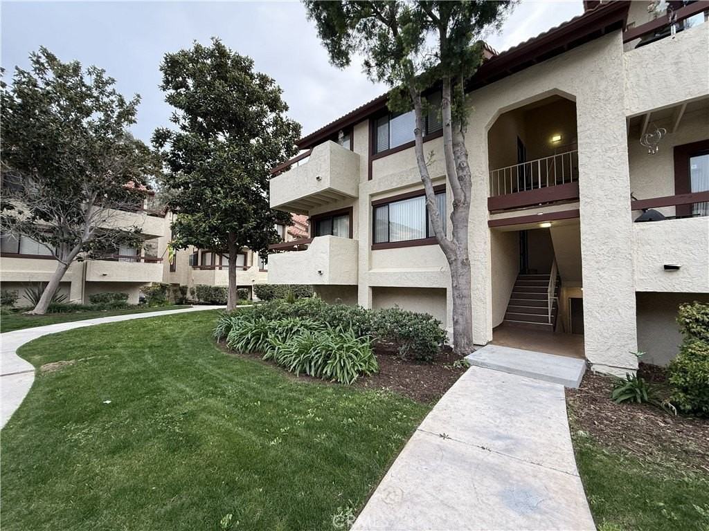 27948 Tyler Ln - Photo 3 of 28